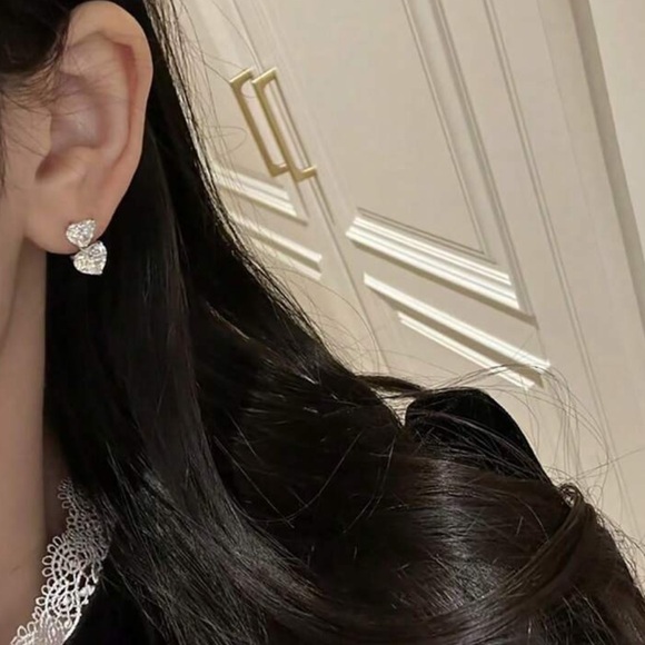 Luxe solid 925 sterling sliver double heart rhinestone stud earrings - Picture 5 of 6